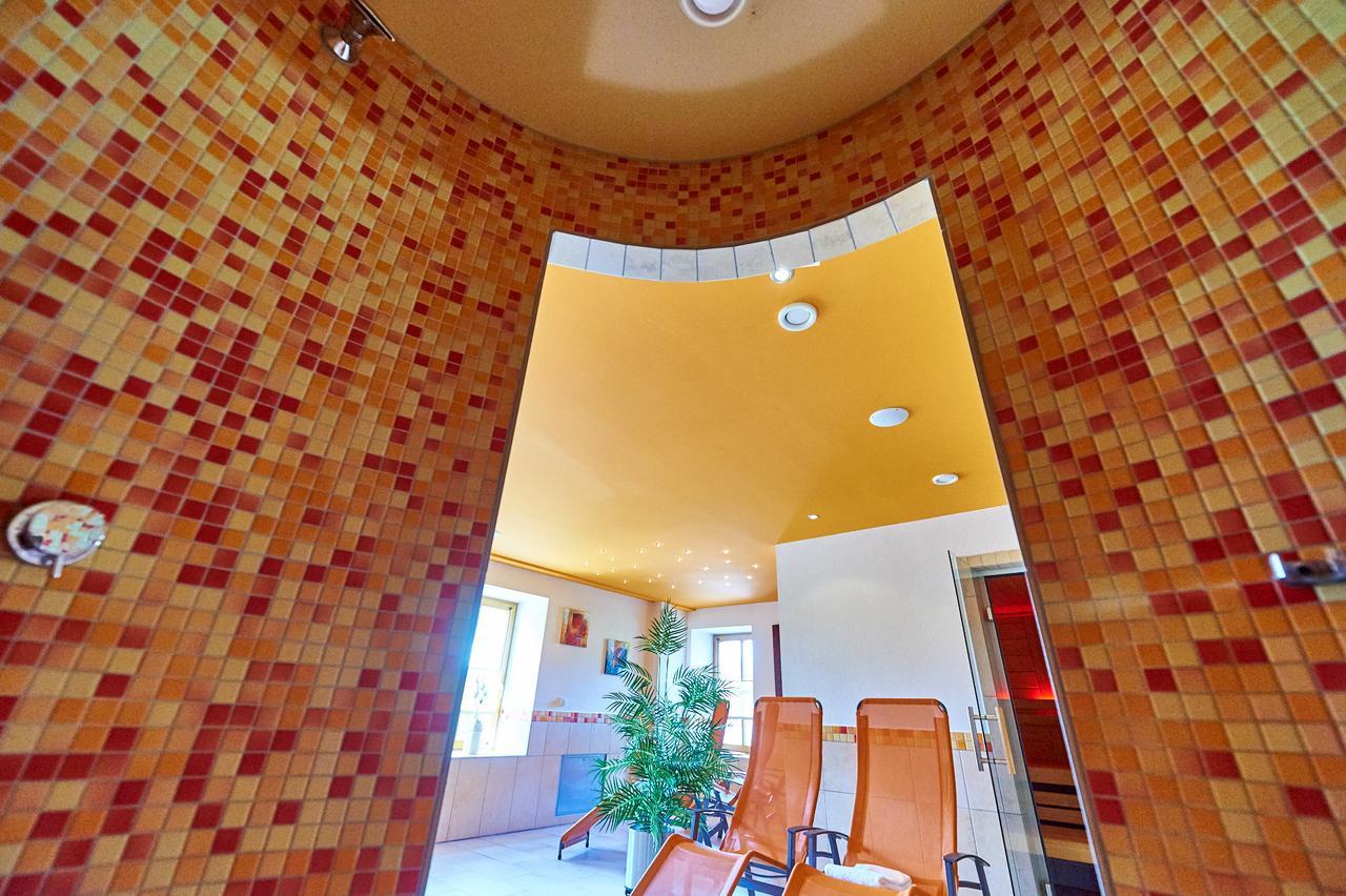 Dohlmuehle Hotel & Weingut Флонхайм Экстерьер фото